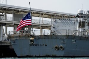 Estados Unidos lanza un aviso a Venezuela por el vuelo de los cazas F-16 junto al destructor USS Jason Dunham: “Se advierte firmemente”