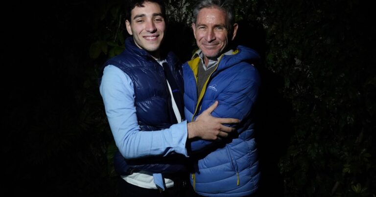 El reencuentro del padre y el hijo que no se vieron 10 años por una falsa denuncia: "Ahora es el tiempo de reconstruir"