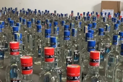 Lucha anticontrabando en el Valle del Cauca: autoridades incautaron más de 300 unidades de licor durante procedimientos en Dagua y Jamundí