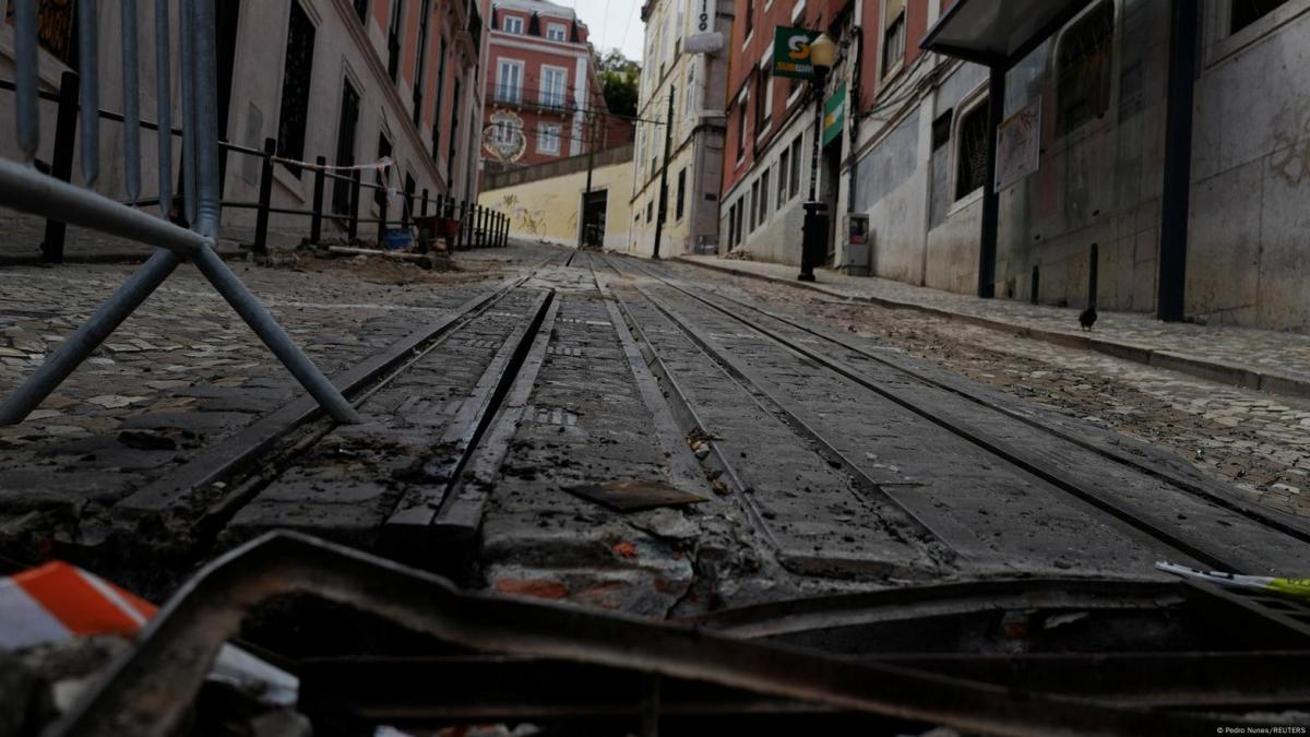 Falla en cable provocó accidente del funicular de Lisboa donde murieron 16 personas Falla en cable provocó accidente del funicular de Lisboa donde murieron 16 personas
