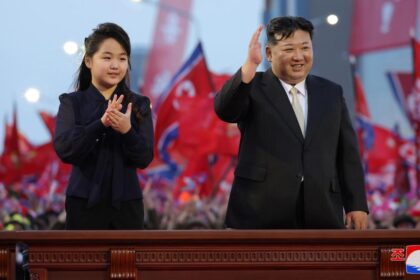 Líder de Corea del Norte, Kim Jong un, prepara a su hija como su posible sucesora en el poder