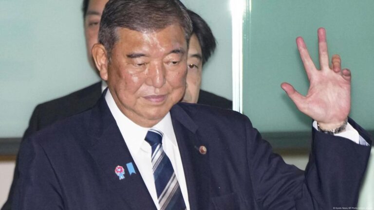 El primer ministro de Japón, Shigeru Ishiba, anuncia su renuncia