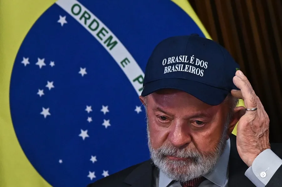 Lula critica a los "traidores de la patria" y dice que "Brasil no acepta órdenes de nadie"