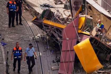 El cable cedió antes del mortal accidente del funicular de Lisboa, según el informe inicial