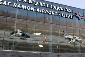 Un dron hutí cayó en la zona de arribos de un aeropuerto en el sur de Israel sin que sonaran las sirenas, según autoridades