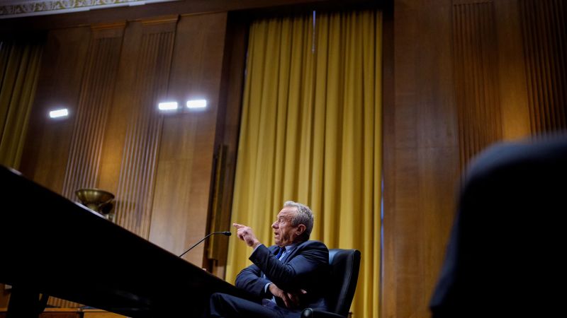 ¿Llevará el enfoque demoledor de RFK Jr. sobre las vacunas y la salud pública a Trump a una situación política delicada?