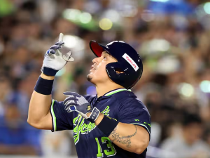 Osuna pega otro HR y aspira a un buen cierre de zafra Osuna pega otro HR y aspira a un buen cierre de zafra