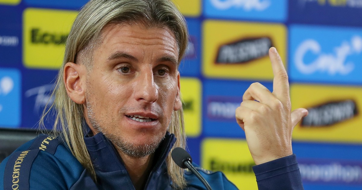 Beccacece, el DT de Ecuador, aclaró sus dichos sobre la Selección y la llenó de elogios: "Argentina es sofisticado e impredecible" Beccacece, el DT de Ecuador, aclaró sus dichos sobre la Selección y la llenó de elogios: "Argentina es sofisticado e impredecible"
