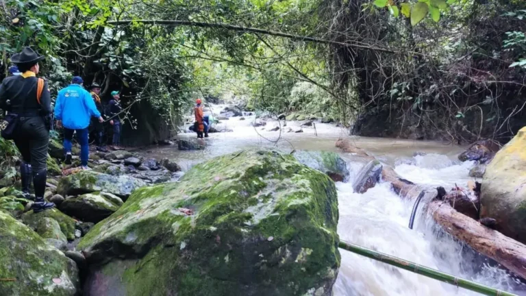 Adolescentes desaparecidos en Miranda tras la crecida de una quebrada