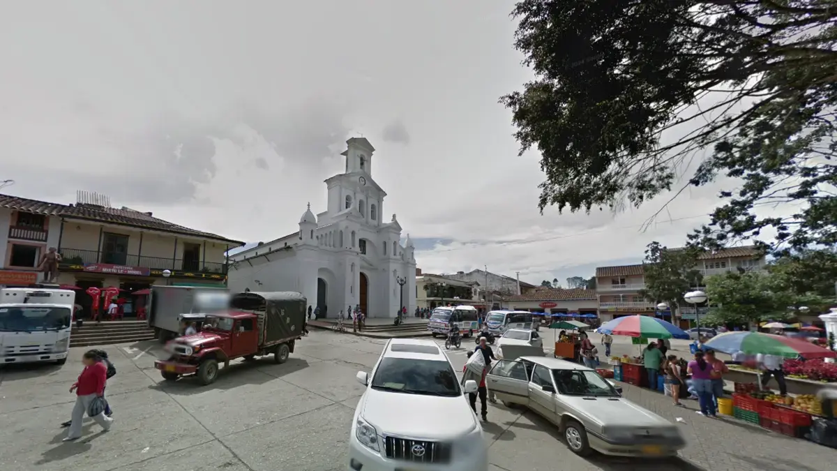 Tensión en Marinilla, Antioquia: doble homicidio en la autopista Medellín - Bogotá y denuncian a falsos policías que secuestraron a un hombre Tensión en Marinilla, Antioquia: doble homicidio en la autopista Medellín - Bogotá y denuncian a falsos policías que secuestraron a un hombre