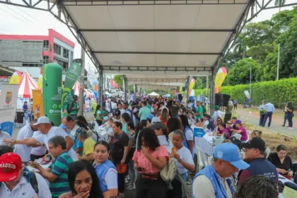 ‘Cali no se rinde’: empresarios afectados por atentado con explosivos en el barrio La Base empezaron a reactivarse con una feria solidaria
