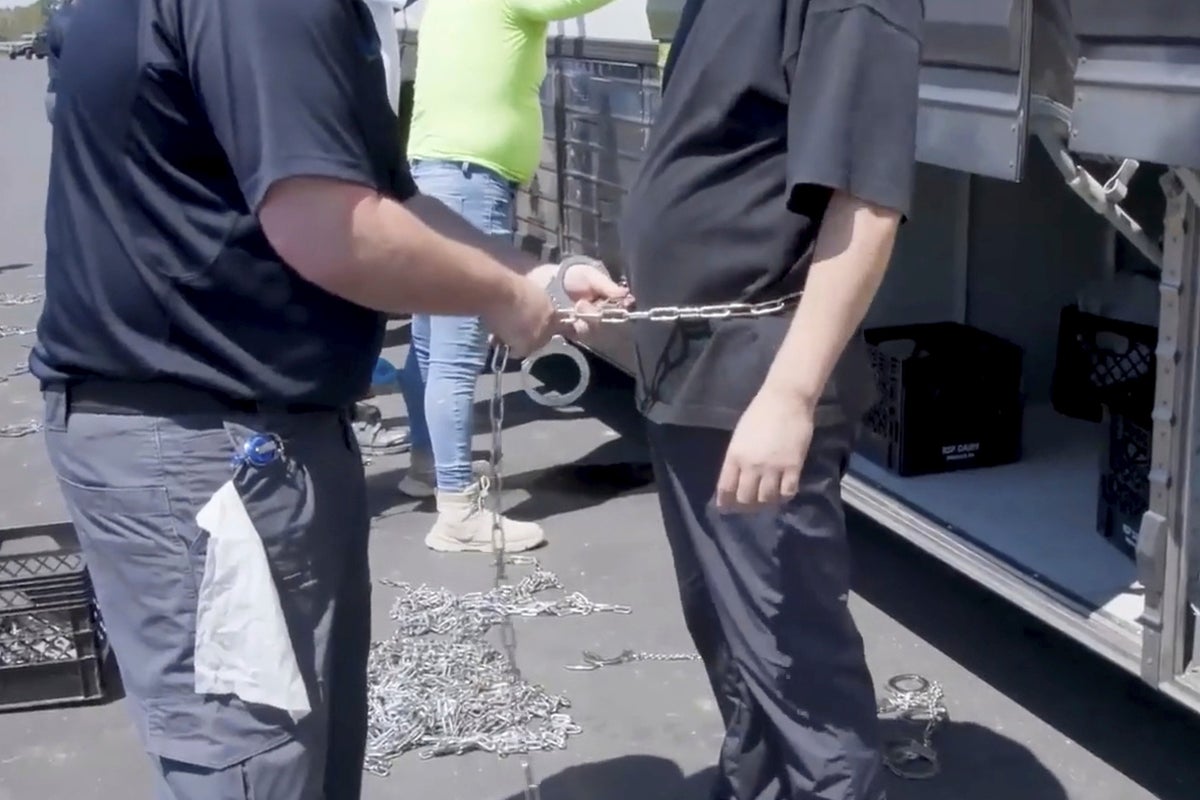 Surcoreanos se sienten traicionados por detención de trabajadores en planta de Georgia