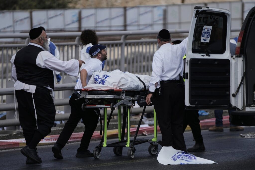 Seis muertos en un ataque a tiros en una parada de autobús de Jerusalén