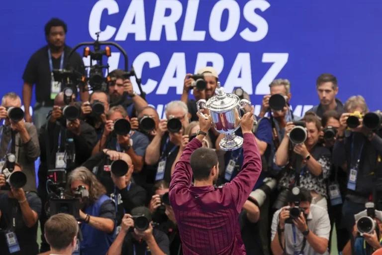 Alcaraz reconquista Nueva York y asalta el número uno del mundo