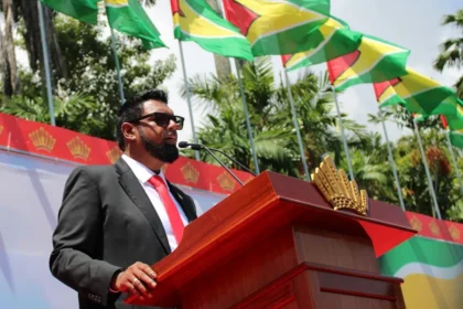 Irfaan Ali, el reelegido presidente de Guyana que gestiona su gran bonanza petrolera