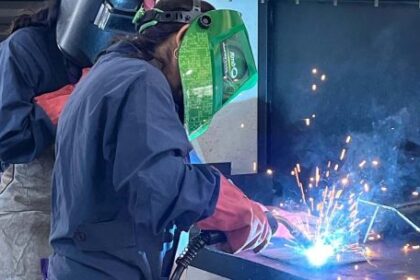 La industria y la construcción cayeron en julio y no logran repuntar