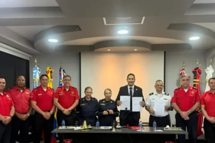 ¿En qué consiste el convenio del Cuerpo de Bomberos de Cali con autoridades y miembros de organismos de socorro de Ecuador?