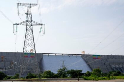 Etiopía inaugura la mayor represa de África mientras vecinos evalúan importar energía