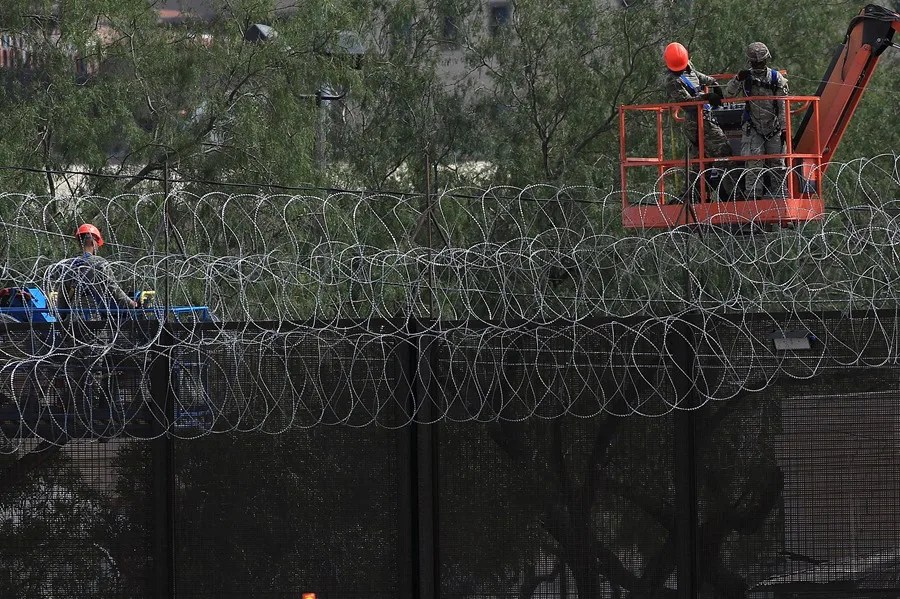 Activistas: EE.UU. vuelve más hostil el muro fronterizo con México al reforzar su seguridad