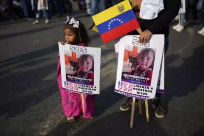 Madres venezolanas deportadas piden ayuda a Melania Trump para reunirse con sus hijos - AlbertoNews