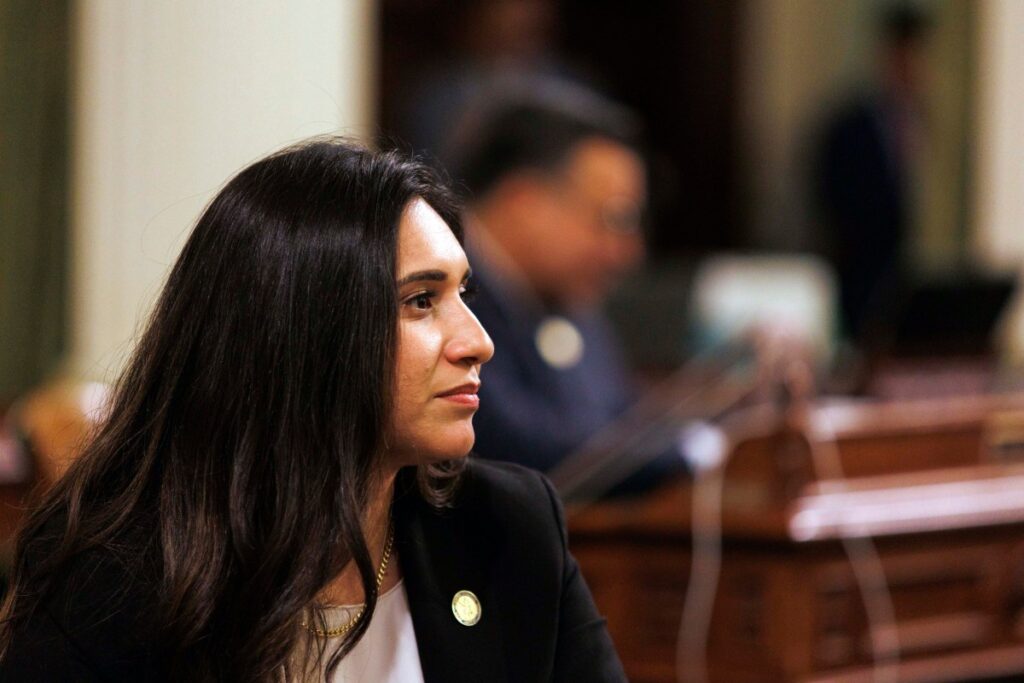 Senadora estatal hispana reclama a ciudad de Sacramento por arresto ilegal