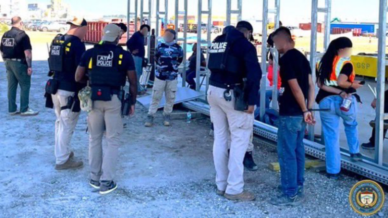 El juez Kavanaugh enfrenta críticas por afirmar que los estadounidenses pueden demandar por excesos de ICE