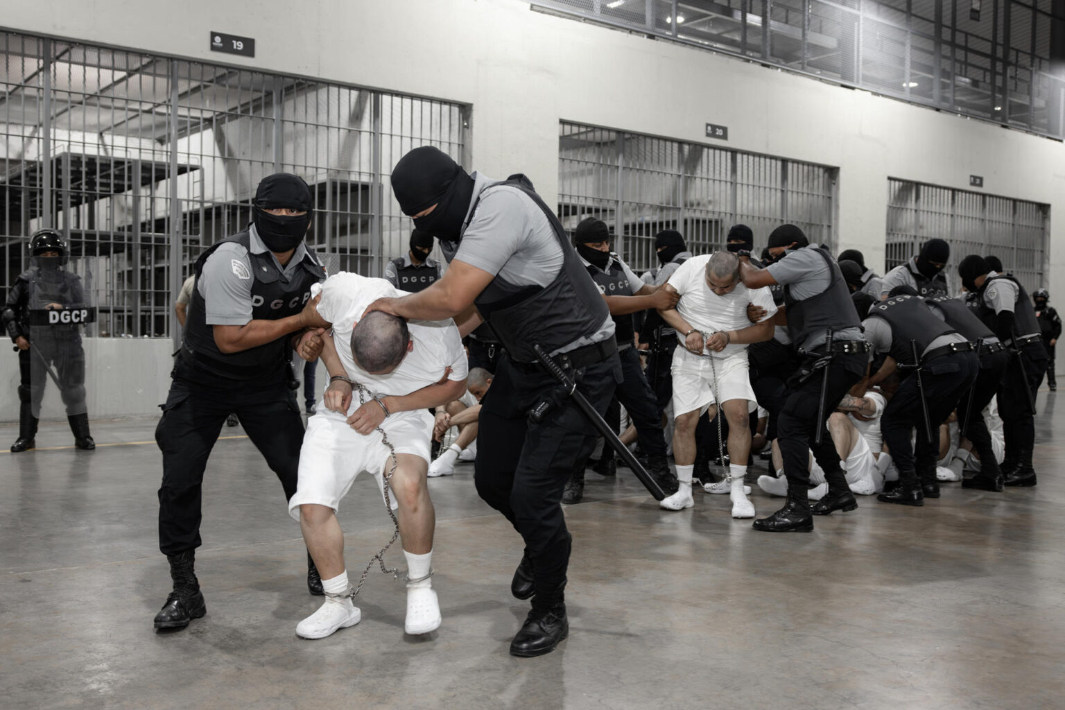 Los detalles del acuerdo secreto y el pago millonario entre EEUU y El Salvador para deportar venezolanos al Cecot - AlbertoNews Los detalles del acuerdo secreto y el pago millonario entre EEUU y El Salvador para deportar venezolanos al Cecot - AlbertoNews