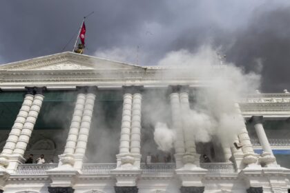 Las 48 horas que incendiaron Nepal: una cronología del pandemonio - AlbertoNews