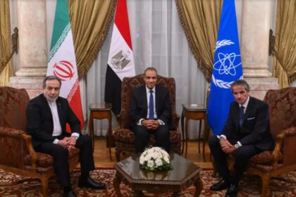 Irán anuncia un acuerdo para un nuevo marco de cooperación con el OIEA - AlbertoNews