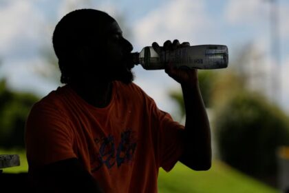 Bebidas azucaradas, una amenaza dulce: El calor aumenta su consumo en EE.UU. - AlbertoNews