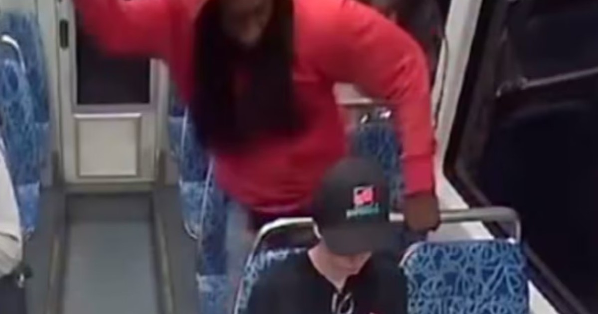 Publican un nuevo y dramático video de la refugiada ucraniana Iryna Zarutska tras ser apuñalada fatalmente en un tren Publican un nuevo y dramático video de la refugiada ucraniana Iryna Zarutska tras ser apuñalada fatalmente en un tren