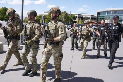 Experto dice que es posible que el asesino de Charlie Kirk tenga amplia experiencia con armas largas