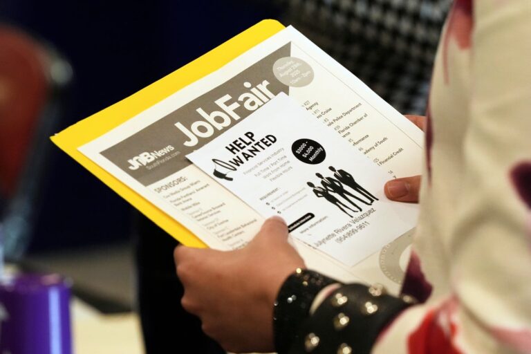 Aumenta número de estadounidenses que solicitaron beneficios por desempleo