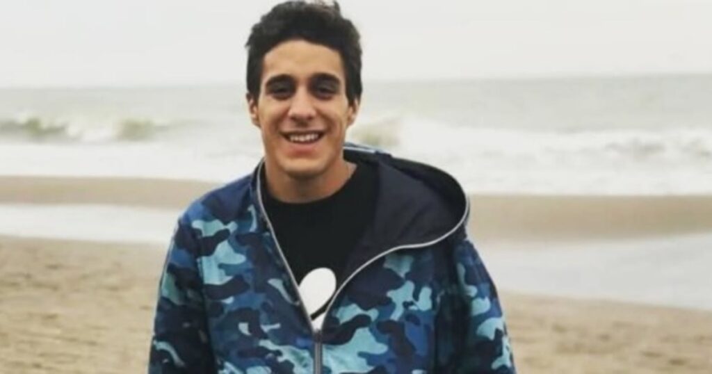 Jugaba al fútbol y cayó fulminado: no pudieron reanimarlo