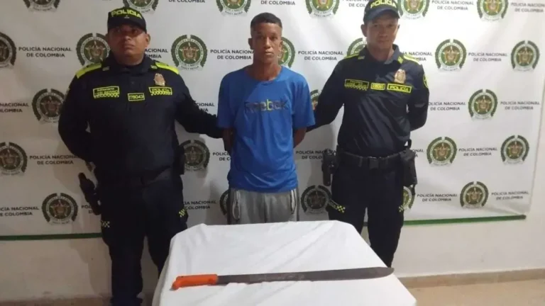 Maltrato animal: capturan en Santa Lucía, sur del Atlántico, a un hombre que atacó con machete a un perro