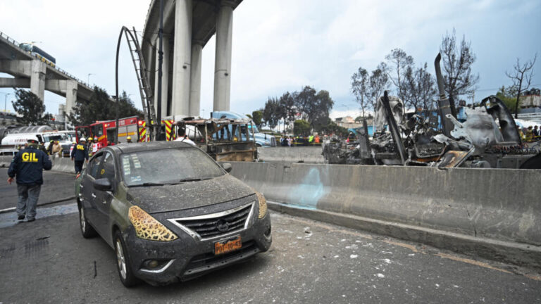 Ciudad de México: tres muertos y decenas de heridos al explotar un camión que transportaba gas
