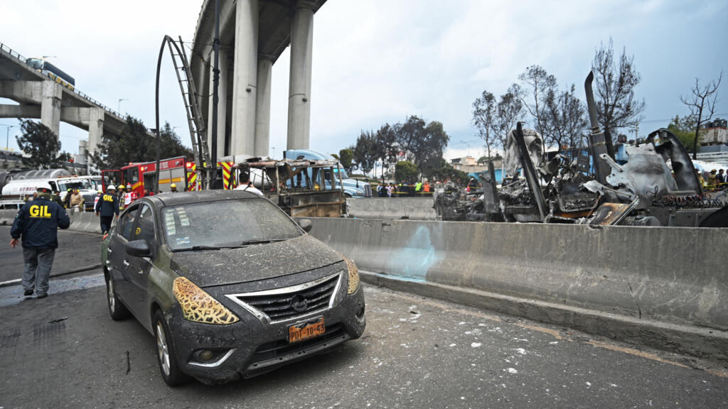 Ciudad de México: tres muertos y decenas de heridos al explotar un camión que transportaba gas Ciudad de México: tres muertos y decenas de heridos al explotar un camión que transportaba gas