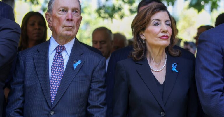 Kathy Hochul firmó tres nuevas leyes que ayudan a estas familias