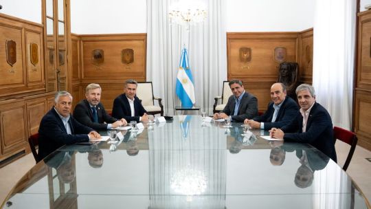 Zdero, primer gobernador del NEA en sumarse a la mesa federal convocada por el Gobierno Zdero, primer gobernador del NEA en sumarse a la mesa federal convocada por el Gobierno