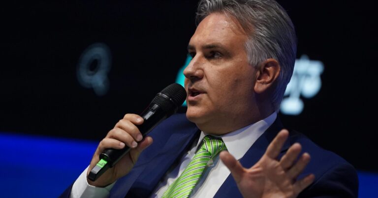 "Hay que ponerle límite a esta locura": Llaryora cruzó a Milei tras el veto a los ATN y le pidió por el Garrahan y las universidades
