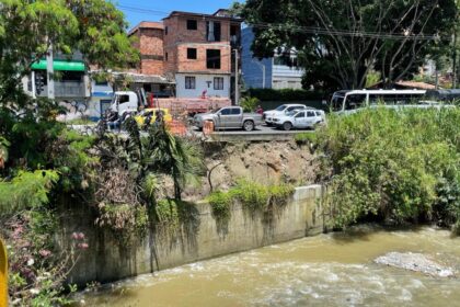Medellín interviene más de 7 mil metros de quebradas para enfrentar la segunda temporada de lluvias