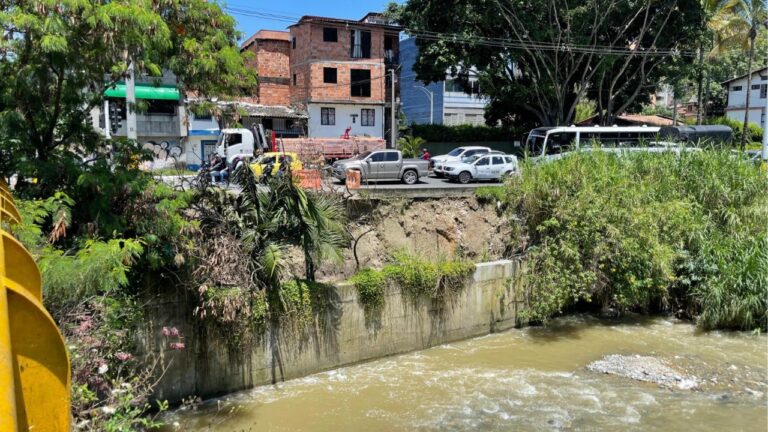 Medellín interviene más de 7 mil metros de quebradas para enfrentar la segunda temporada de lluvias