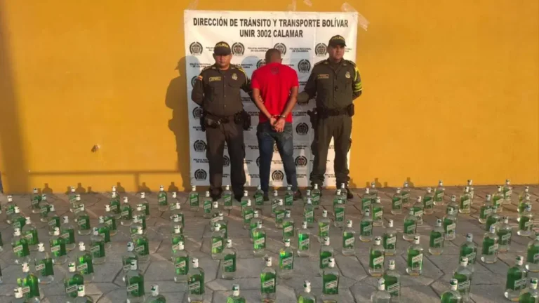 Policía incauta 260 botellas de licor de contrabando en Bolívar, valoradas en $14,5 millones, cuando iban a ser distribuidas en el Festijazz de Mompox