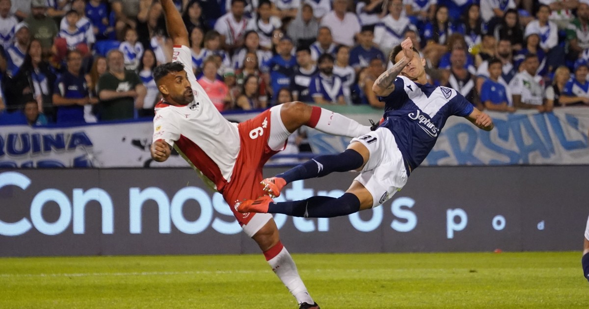 Con diez y en la previa del duelo con Racing, Vélez rescató un empate de su visita a Huracán Con diez y en la previa del duelo con Racing, Vélez rescató un empate de su visita a Huracán