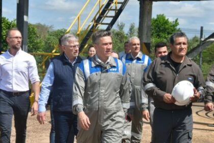 YPF reanuda el abastecimiento en el NEA con la llegada de barcazas a Barranqueras