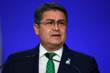 ¿Por qué Trump indulta a Orlando Hernández, el expresidente acusado de crear un “narcoestado” en Honduras?