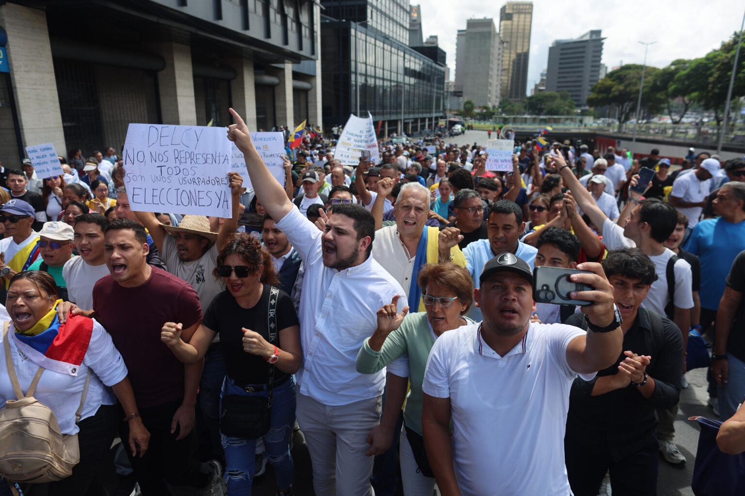 Protestas en Venezuela reclaman soluciones por apagones y demandas laborales