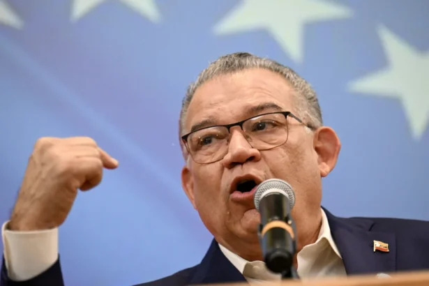 Enrique Márquez propuso seis decisiones ante la crisis eléctrica