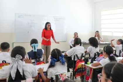 Año escolar 2026-2027 comenzó con ausentismo y reubicación de alumnos