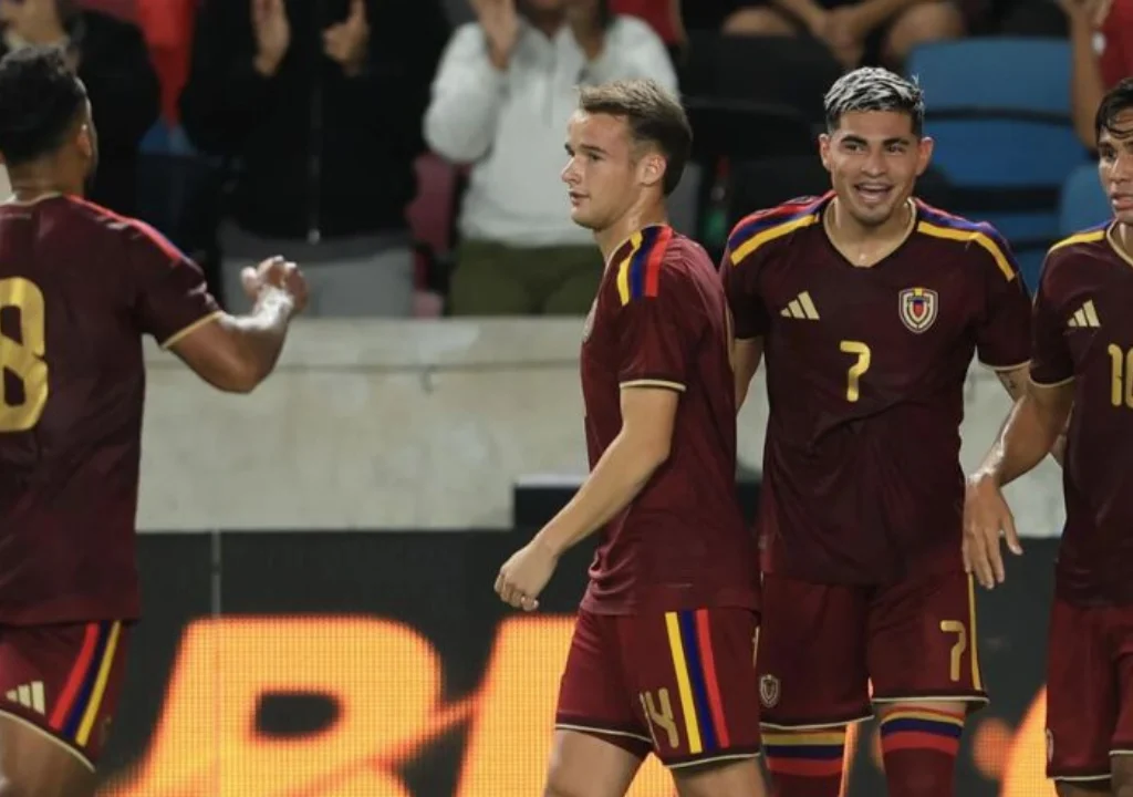 Vinotinto convoca a 34 jugadores para una gira por Asia Vinotinto convoca a 34 jugadores para una gira por Asia